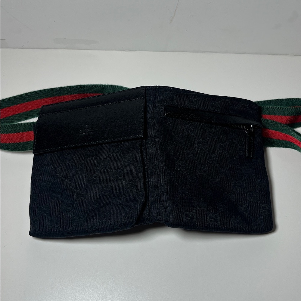 Authentic Gucci black belt bag with green and red belt and chrome hardware - Picture 11 of 14